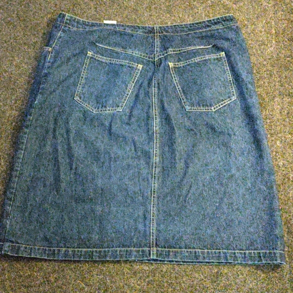 Cotton Ginny Plus Denim Skirt - Size 16 - Picture 2 of 3